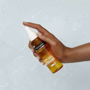 Neutrogena Clear & Soothe tonizujący spray z kurkumą, 125 ml, bez oleju, do skóry skłonnej do niedoskonałości - Środek do mycia twarzy