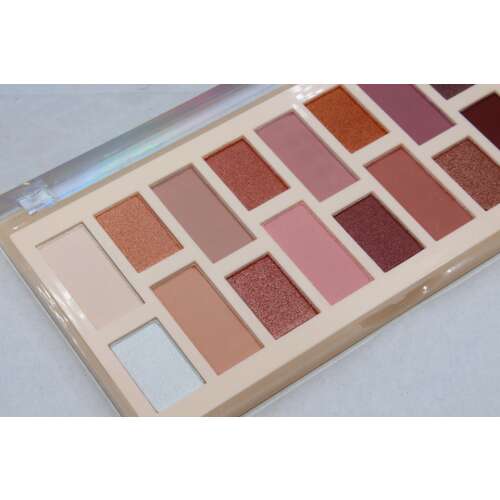 Myth Beauty 16 color eyeshadow palette, open, top view