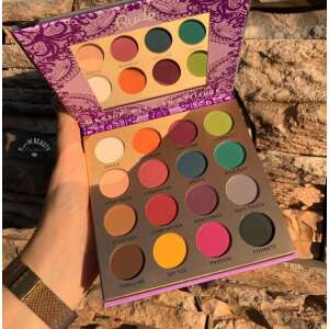 Paleta cieni do powiek Kiss Crown The Lingerie Wild Nights, 16 matowych cieni, otwarta paleta pokazująca wszystkie odcienie - Cień do powiek