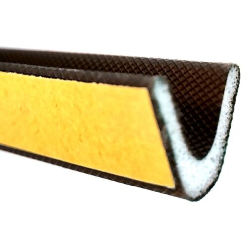 Közelkép az iSOLANTE Barna V-Profil Ablakszigetelő Szalagról