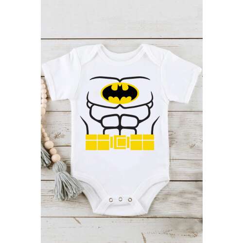 Fehér baba body Batman nyomattal, rövid ujjú, sárga öv, fekete denevér szimbólum - Gyerek body