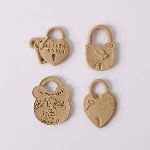 Fa Dekor Lakatok - Hőre Lágyuló - 4 db - 3x2,5cm