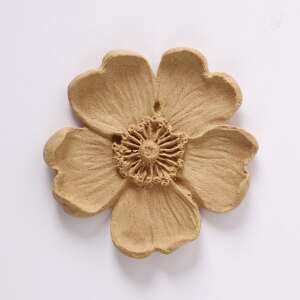 Hőre lágyuló fa díszítőelem, 4cm, virág, bézs, otthoni dekoráció, kézműves kellékek - Fa felirat & dekorációs elem
