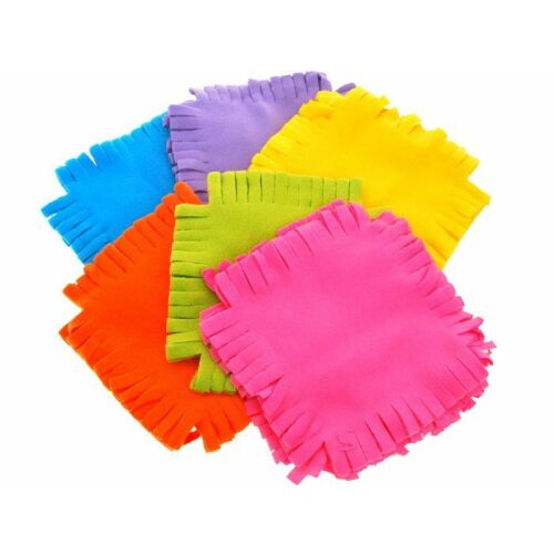 Pătrate colorate din fleece pentru pătură DIY cu noduri