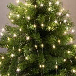 Micro LED Lichterkette am Weihnachtsbaum, warmweiße Lichter - Weihnachten