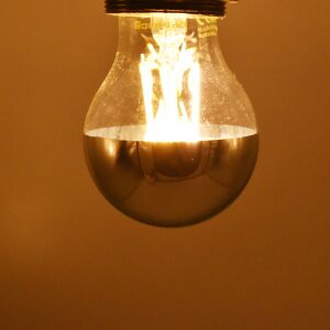 Optonica Vintage LED Bulb E27 7W Warm White lit - Lamp & Lighting