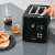 Person verwendet den Tefal TT640810 2-Scheiben-Toaster in Schwarz mit digitalem Display, Nahaufnahme