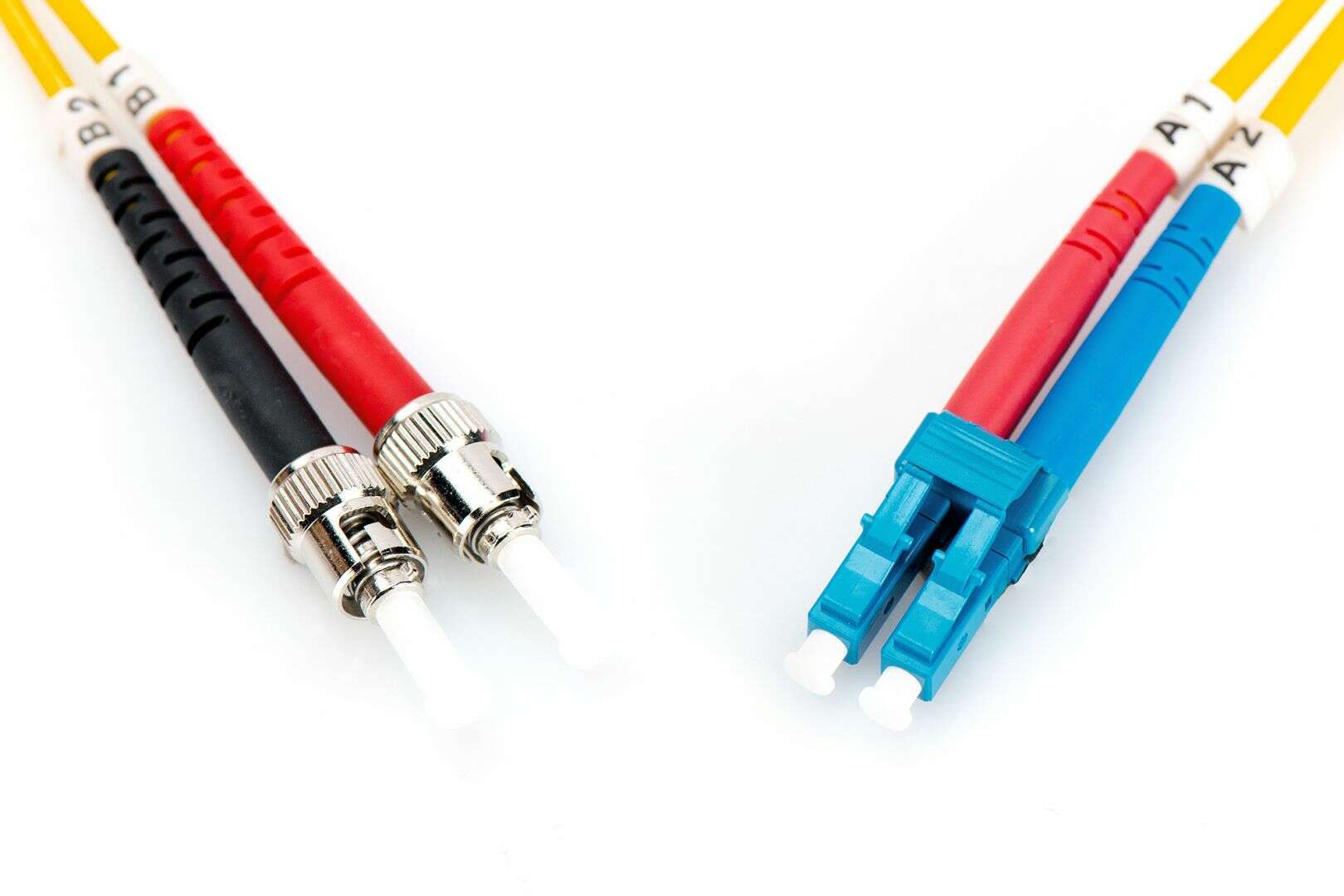Digitus DIGITUS Professional - Patch- Cable - LC Single mode (M) to ST Single mode (M) - 1 m - glass fiber - 9 / 125 Micron - OS1 - halogen free - yellow