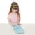 Gyermek a Melissa & Doug On the Go Sea Life Color-Reveal Pad karc művészeti füzettel játszik