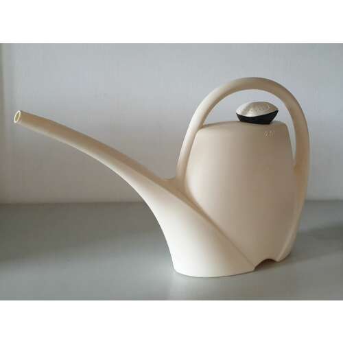 Spring 2,5-3L watering can, cream color, with long spout and handle