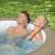 Pár pihen a Bestway Lay-Z-Spa Palm Springs-ben