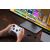 Adaptor wireless USB 8BitDo 2 cu controller Xbox pe Nintendo Switch jucând jocuri