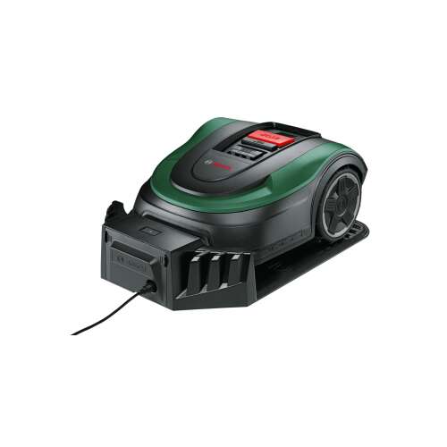 Bosch Indego M 700 robotfűnyíró, töltőállomáson töltődik