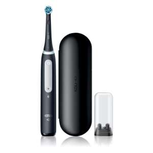 Periuță de dinți electrică Oral-B iO Series 4 în negru cu stație de încărcare, husă de călătorie și capete de periuță - Braun