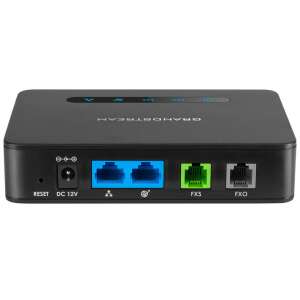 Grandstream HT813 VoIP ATA Adapter Rückansicht mit Anschlüssen und Verbindungen - VoIP-Ausstattung