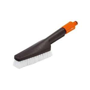 Gardena Hand Scrubber, cleaning brush with water connection, for cleaning tools, boots, and other surfaces - Outdoor Cleaner