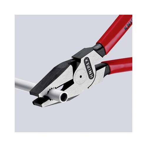 Knipex 02 05 180 kombinált fogó drót vágásához