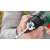 A Bosch UniversalDrill 18V vezeték nélküli fúró tokmányának közeli képe behelyezett fúróval