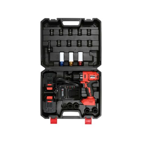 Zestaw akumulatorowego klucza udarowego YATO 18V z nasadkami, akumulatorami i ładowarką w walizce