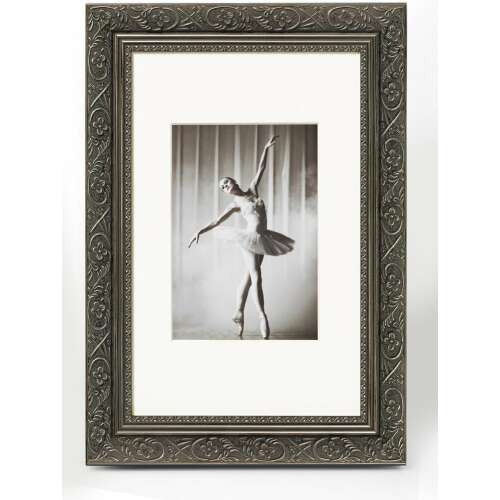 Walther CR030D Barock képkeret antracit színben, egy balettfotót mutat be passe-partouttal.