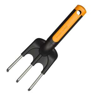 Fiskars Premium Cultivator, черен и оранжев градински инструмент с три зъба, за аериране и разрохкване на почвата - Fiskars