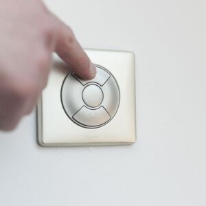 Spínač rolety Legrand Céliane, priame ovládanie motora, v prevádzke - Legrand Vypínače