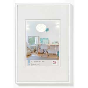 Walther KV040W fehér képkeret enyhén lekerekített profillal, a méret és a márka logója látható - Walther