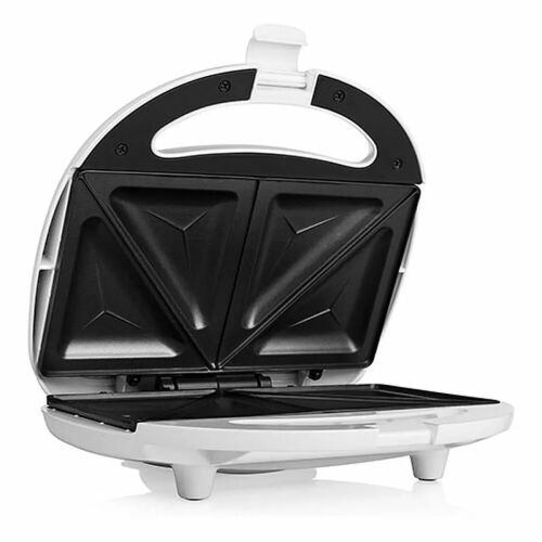 Sandwich maker Tristar SA-3052 deschis, care arată plăcile antiaderente