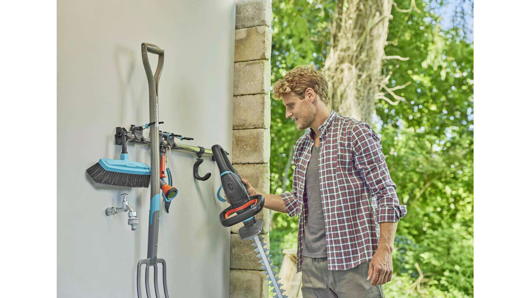 Gardena 03509-20 Tool Rack Plus Fali tároló kerti szerszámokhoz