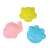 Kolorowe plastikowe formy do zabawy w piaskownicy, w tym ośmiornica, żółw i ryba