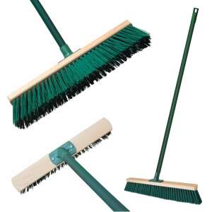 YORK - GARDEN FROM THE DREAM 30cm-es seprű fa alappal és hosszú nyéllel, outdoor broom with wooden handle and long shaft, green bristles - Hand Garden Tool