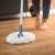 YORK Rotary Mop Special Spin Mop Set im Einsatz, Reinigung eines Holzbodens