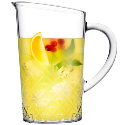 Pasabahce Timeless 1,44L Glaskaraffe mit Diamantmuster, gefüllt mit Limonade und Eis