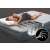 Intex Queen Dura-Beam Comfort légmatrac Fiber-Tech technológiával, nő alszik rajta