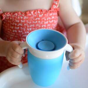 Kiboríthatatlan pohár gyerekeknek - 360°-ban forgatható, csepegés- és kiömlésmentes varázs pohár (BBM) 73941654 Itatópoharak, poharak