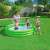Kinder spielen im Bestway aufblasbaren Pool, grün, 183x33 cm