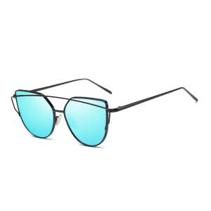 CATEYE extravagáns napszemüveg, kék lencsével és fekete kerettel 74504604 
