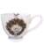 Ambiente Pine Cone Wreath porcelánbögre, 0,45L, fehér, fenyőtoboz koszorú mintával