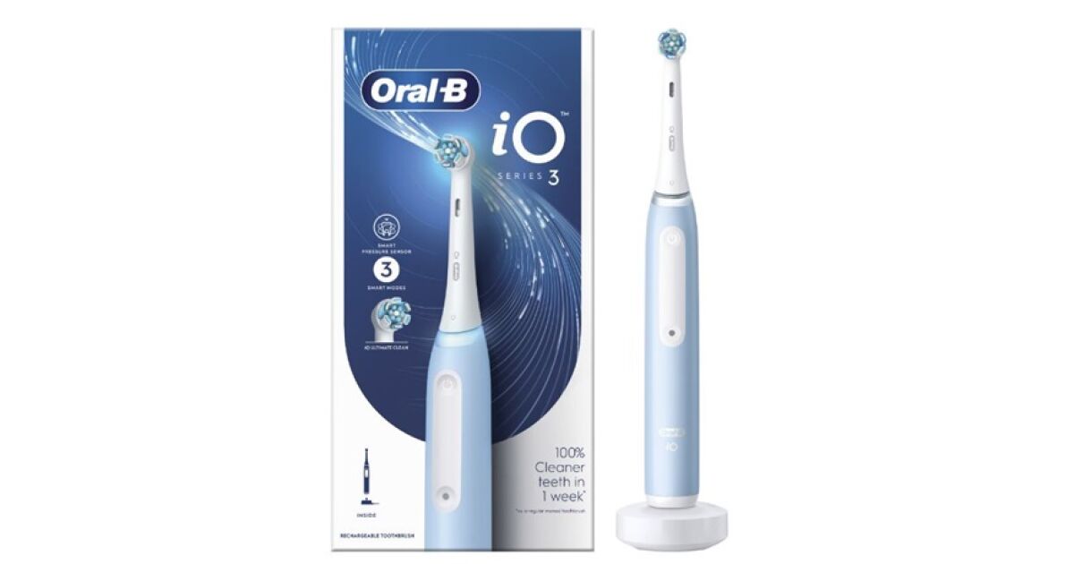 Oral-B iO Series 3 Electric Toothbrush, Light Blue | Pepita.com