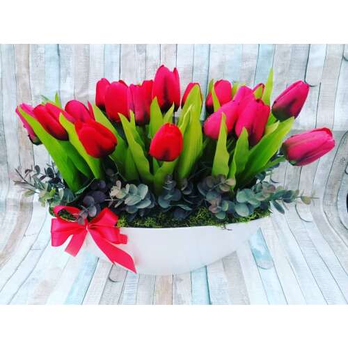 Piros tulipános asztali dísz 