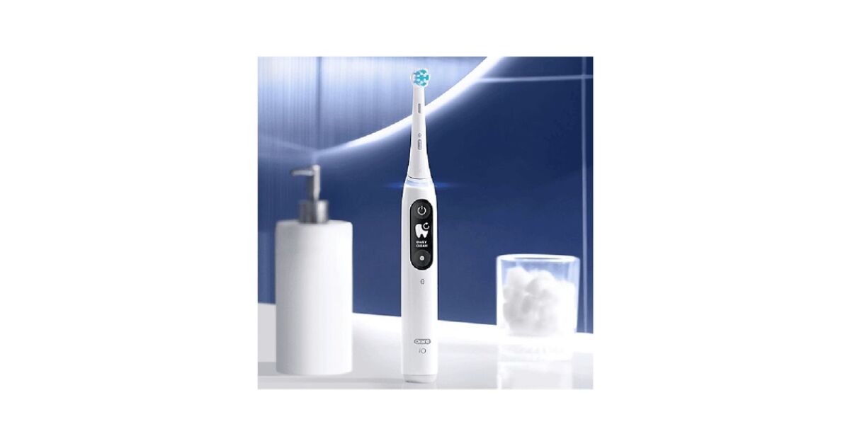 Oral-B iO6 Series Electric Toothbrush, White | Pepita.com