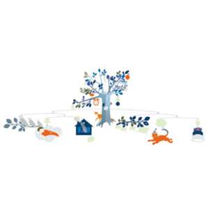 Djeco Szélmobil függődísz - Egy rendkívüli este - An unusual night mobile, featuring a tree with various hanging elements, including a fox, a cat, a bird, a house, a cloud, a snowman, and a star - Декорация на бебешката стая
