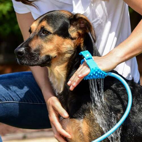 Csapra csatlakoztatható háziállat fürdető készlet - praktikus zuhanykesztyű kutyáknak, 2 méter hosszú slaggal (BBV)