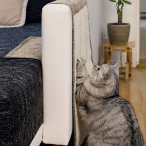 Navaris cat scratching mat on sofa armrest in use - Pet Care