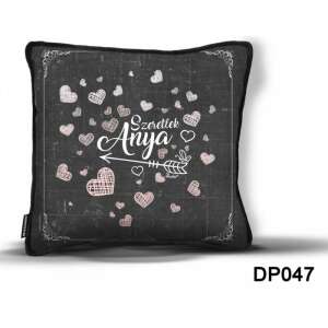 Díszpárna 'Szeretlek Anya' felirattal és szívekkel fekete alapon - Díszpárna