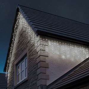 Ház Flippy karácsonyi jégcsap fényekkel díszítve - Flippy