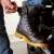 W-TEC Artway fekete motoros csizma motoron viselve