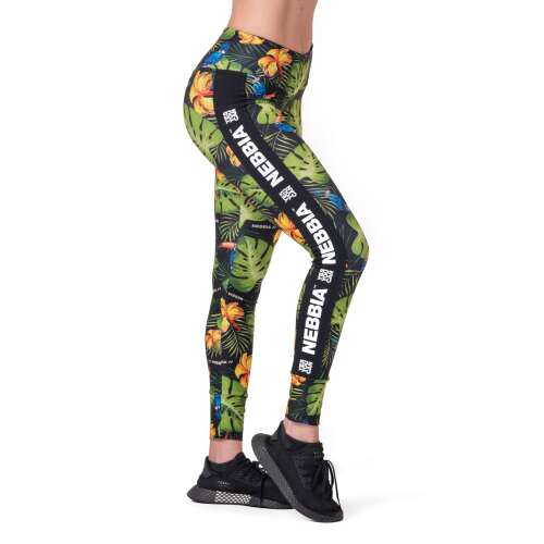 Nebbia High Waist Performance Leggings 567 dzsungel zöld színben, női edzőnadrág trópusi mintával, magas derékkal, scrunch butt hatással