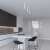 LAGOS fehér függőlámpák megvilágítják a modern konyhaszigetet