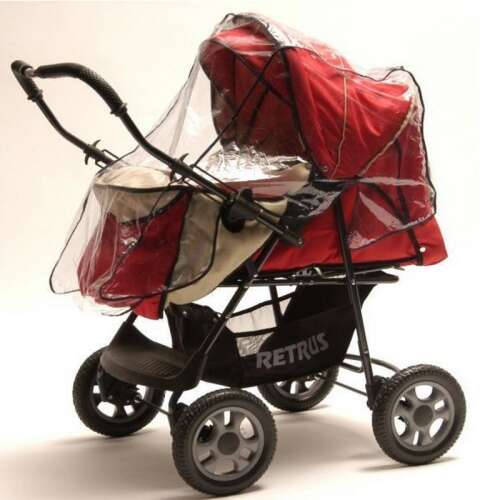 Tanita 2 funkciós babakocsi esővédő, amely egy piros babakocsit véd